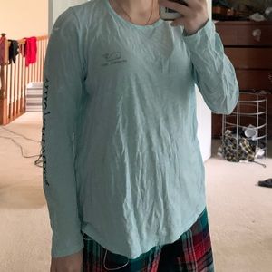 baby blue long sleeve vinyard vines tshirt